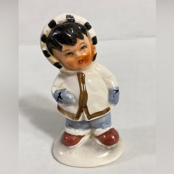 Vintage Salt and Pepper Shakers Eskimo Inuit Children Made In Japan - Picture 9 of 16